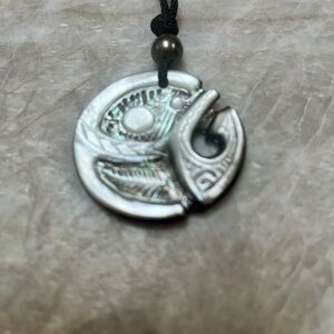 Elegant Shell Pendant Necklace